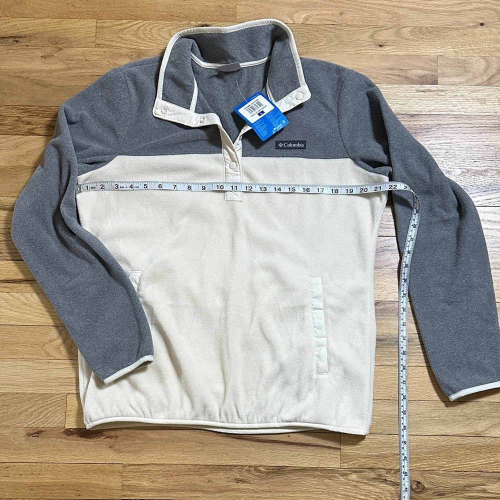 Columbia Two-Tone Gray and Cream Fleece Pullover